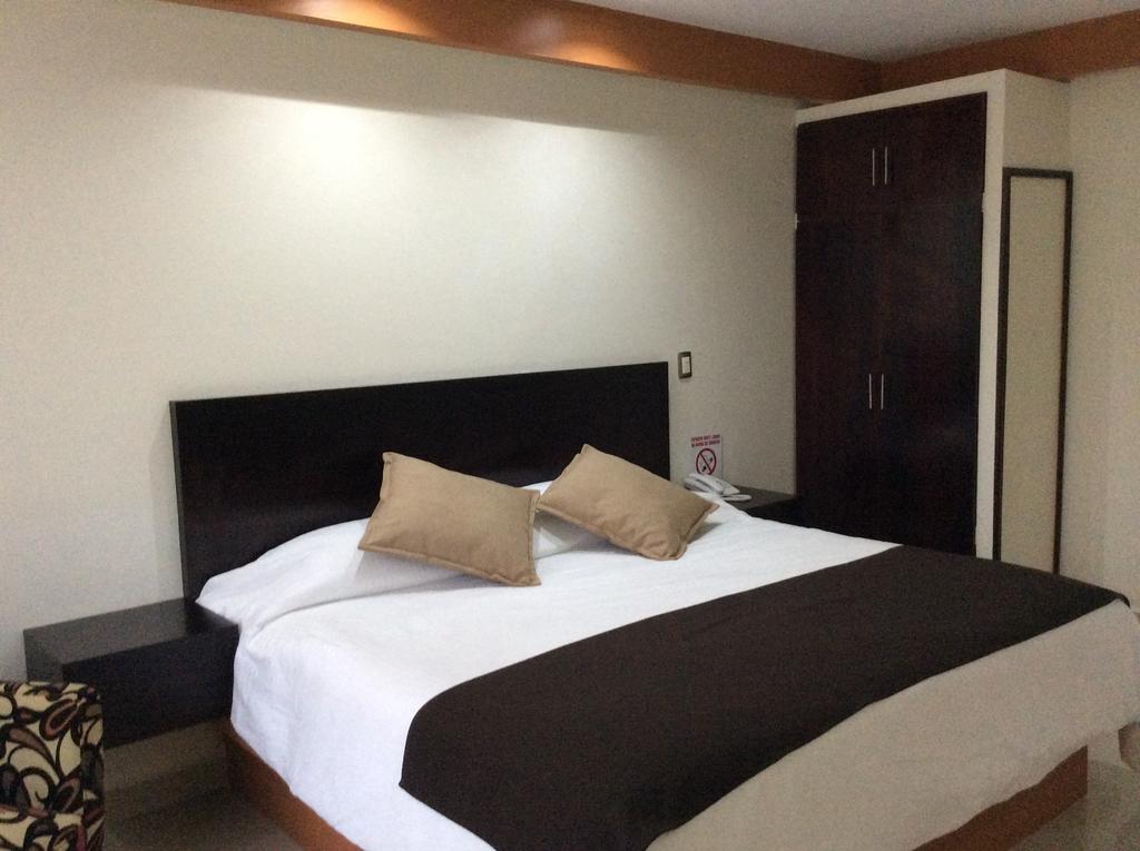 Hotel La Media Luna Inn Huejutla de Reyes Szoba fotó